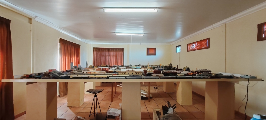 5 Bedroom Property for Sale in Vredefort Free State